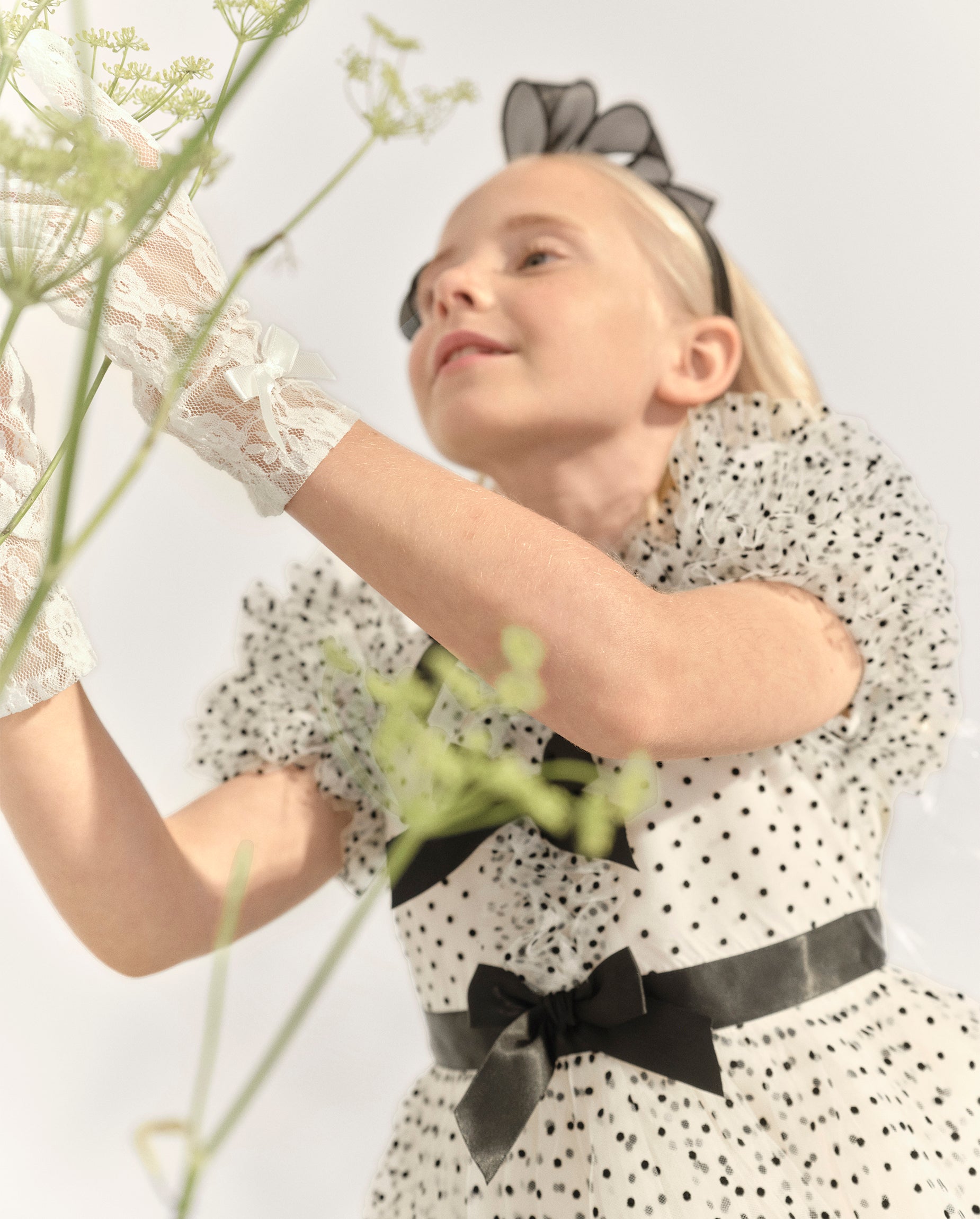 Marchesa Mini + Gymboree Small Lace Gloves