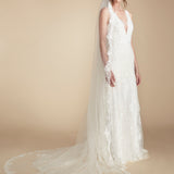 Taylor Veil Marchesa