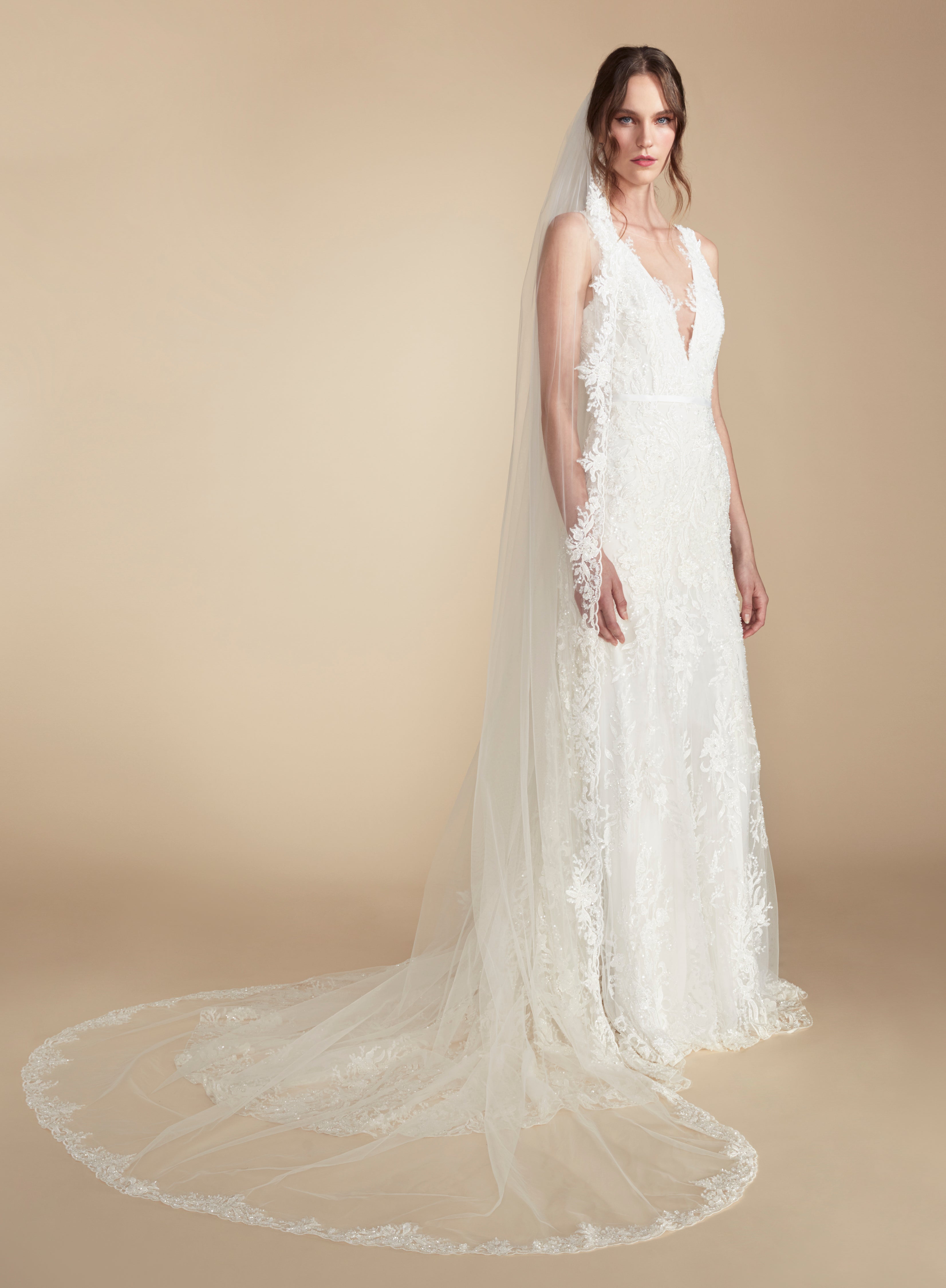 Taylor Veil Marchesa