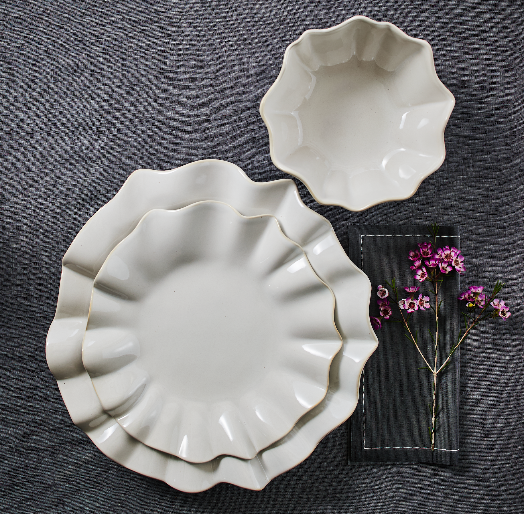 Lotus Stoneware Dinner Plate Set